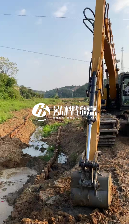 青島河道清淤專(zhuān)業(yè)施工-水挖機(jī)清淤適合哪些河道狀況？